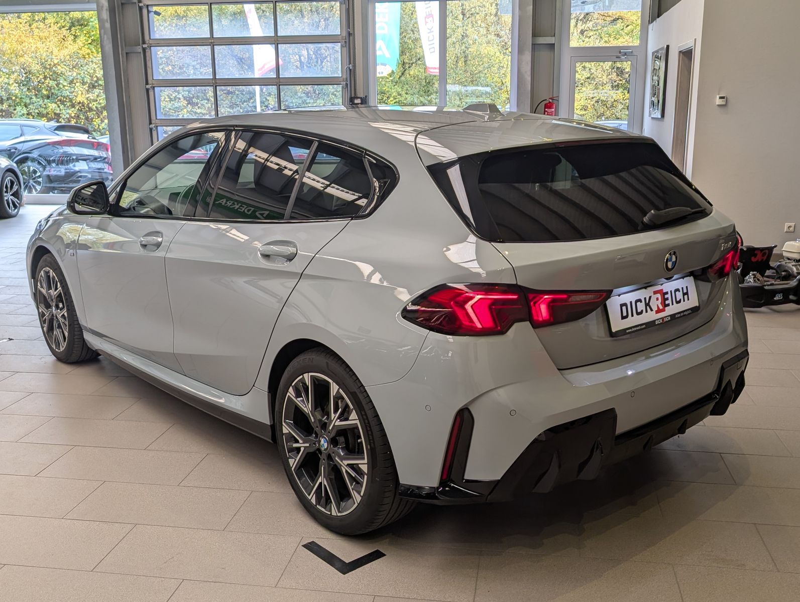 Fahrzeugabbildung BMW 118 d M-Sport Premium Shadow Cam Pano Alcan 18"