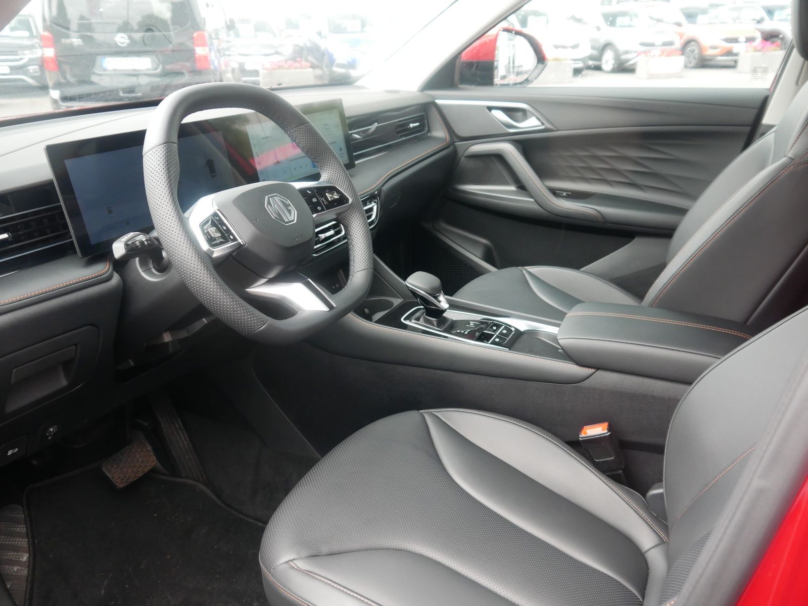 MG HS