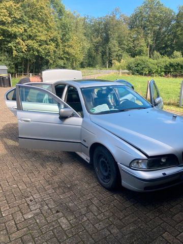 BMW 520i Unfallschaden