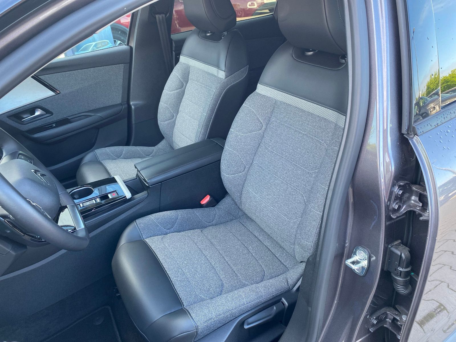 Fahrzeugabbildung Citroën C5 X 130 Automatik FEEL PACK *ACC*Navi*19Zoll*