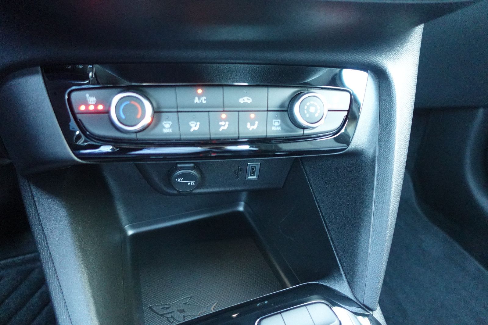 Fahrzeugabbildung Opel Corsa Hybrid Edition Sitzh.,Allwetter,LED,PDC