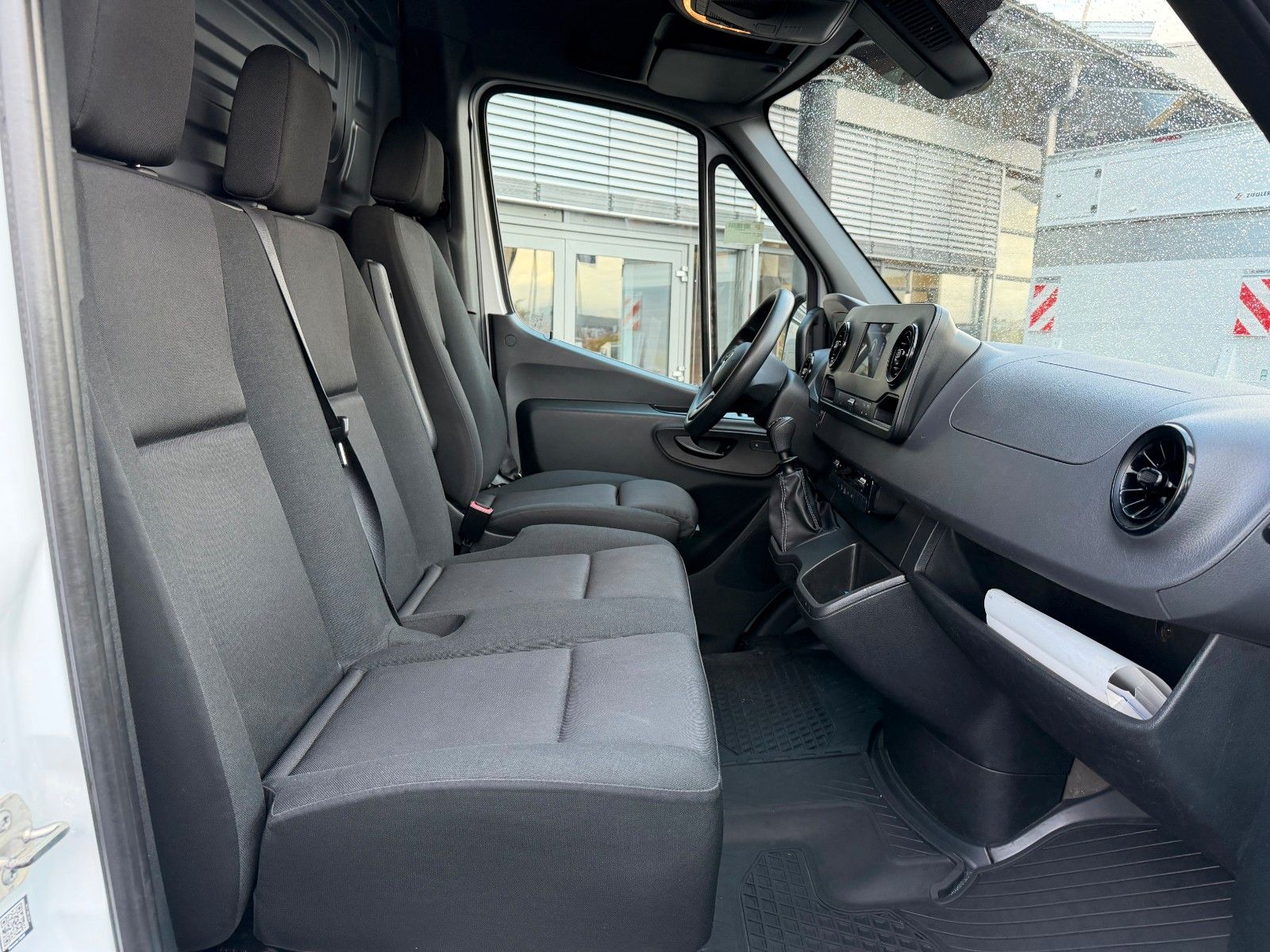 Fahrzeugabbildung Mercedes-Benz Sprinter 317 CDI 3665 Klima 360 SHZ MBUX
