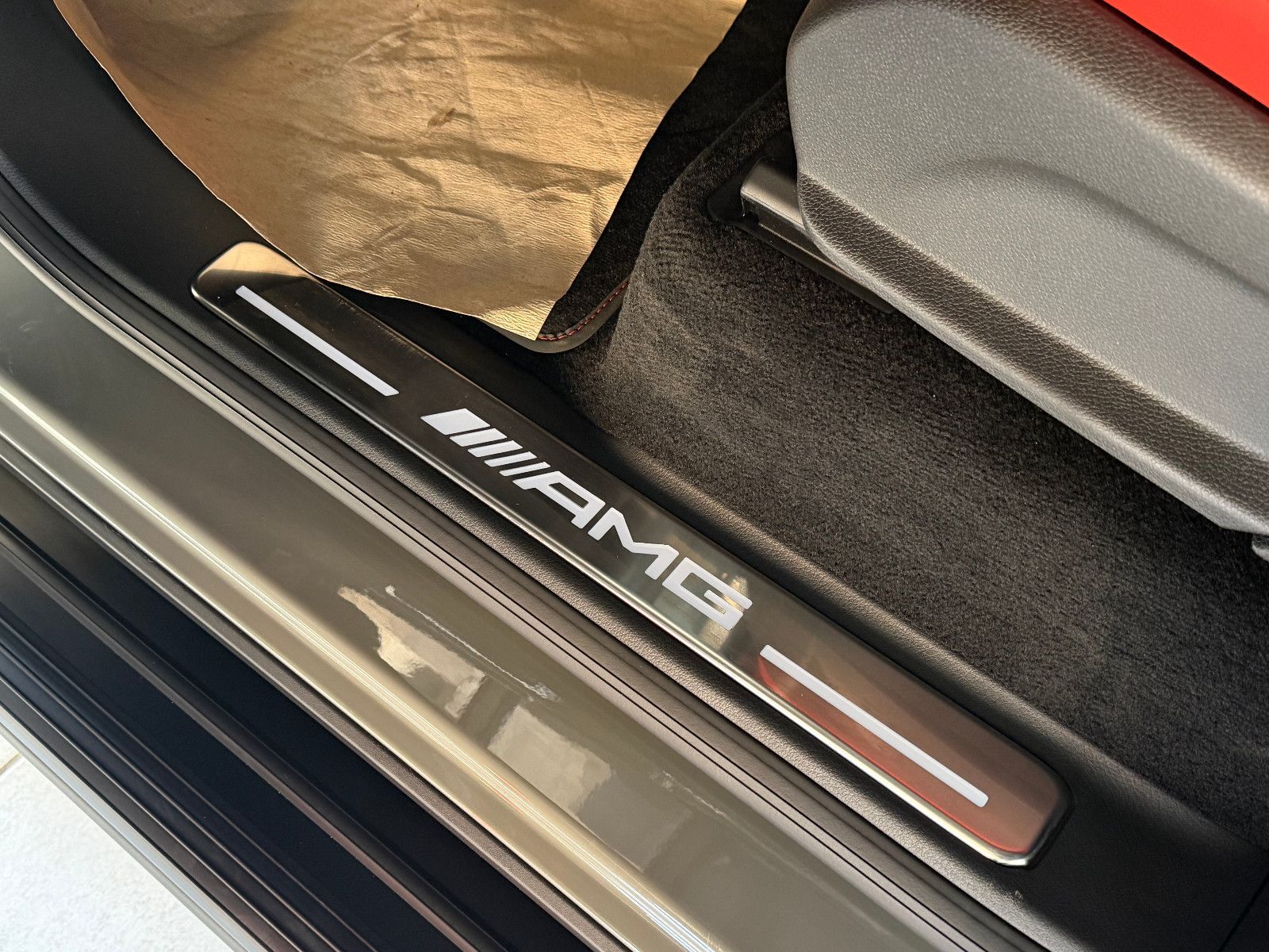 Fahrzeugabbildung Mercedes-Benz G 63 AMG/ A22/ FOND-TV/CARBON/RED/SUPERIOR/UNI