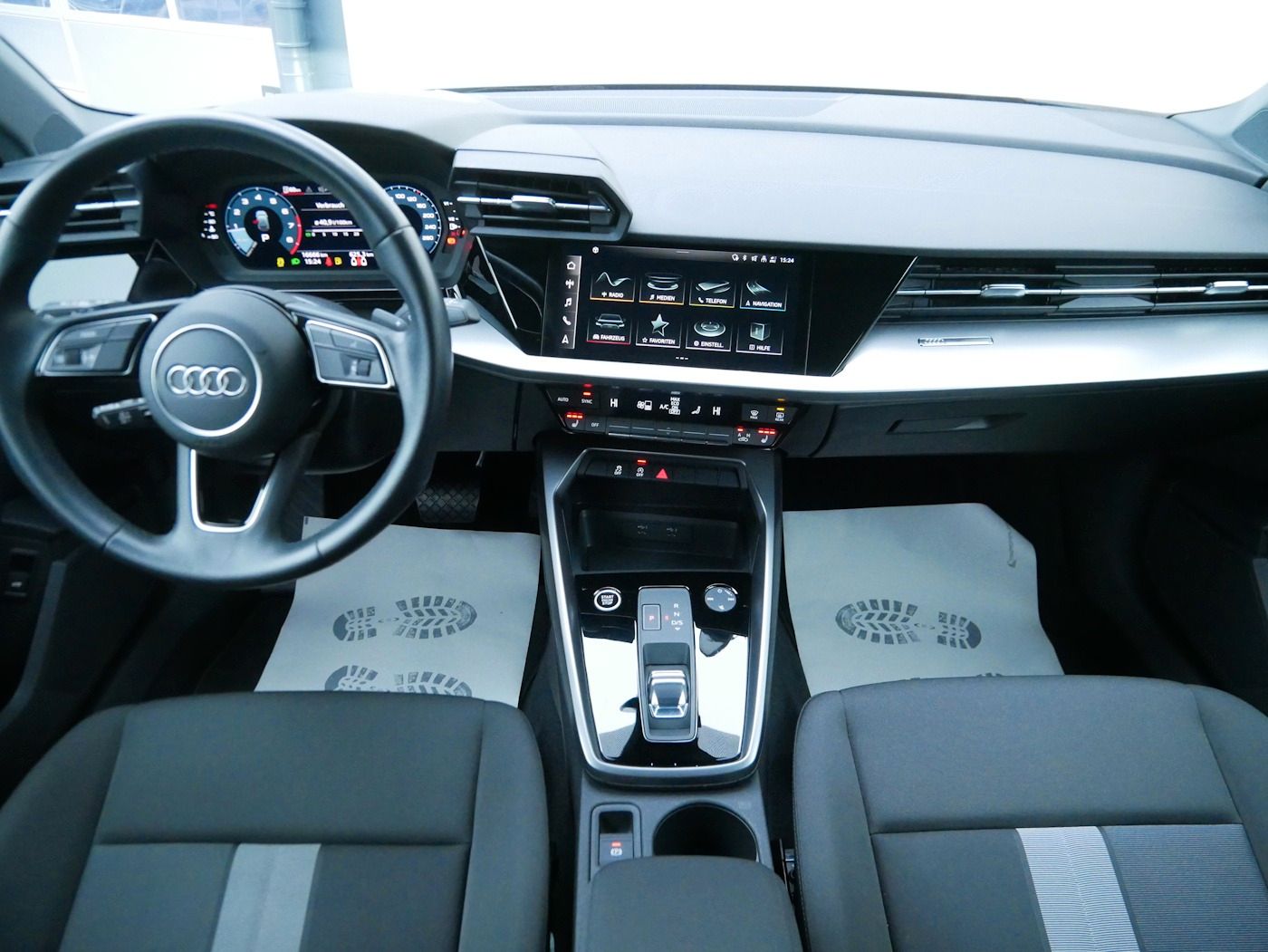 Fahrzeugabbildung Audi A3 Sportback 35TFSI advanc. NEU45T AHK DSG RFKSH