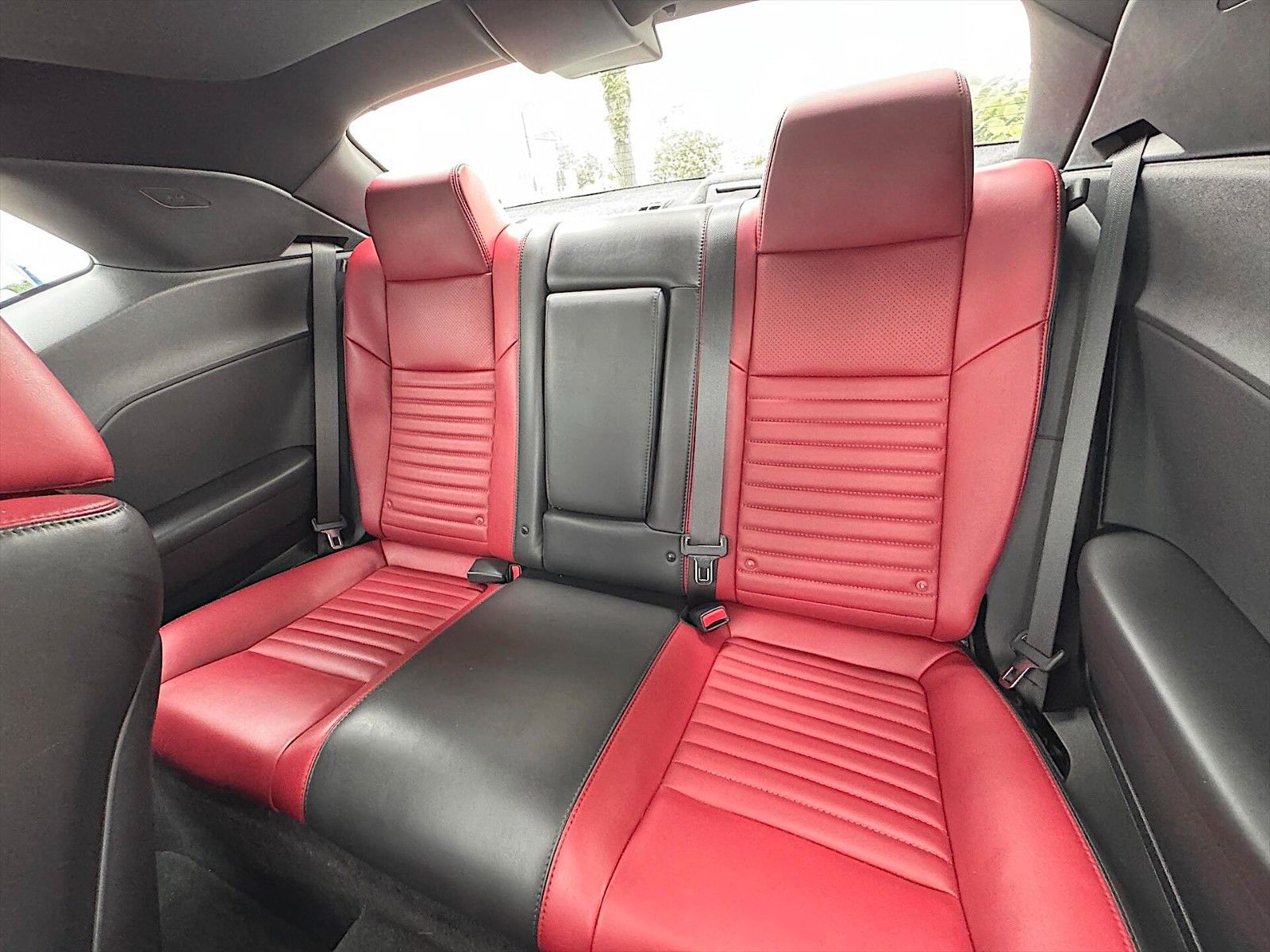Fahrzeugabbildung Dodge Challenger 5.7 V8 HEMI R/T Sport Original 18tkm!