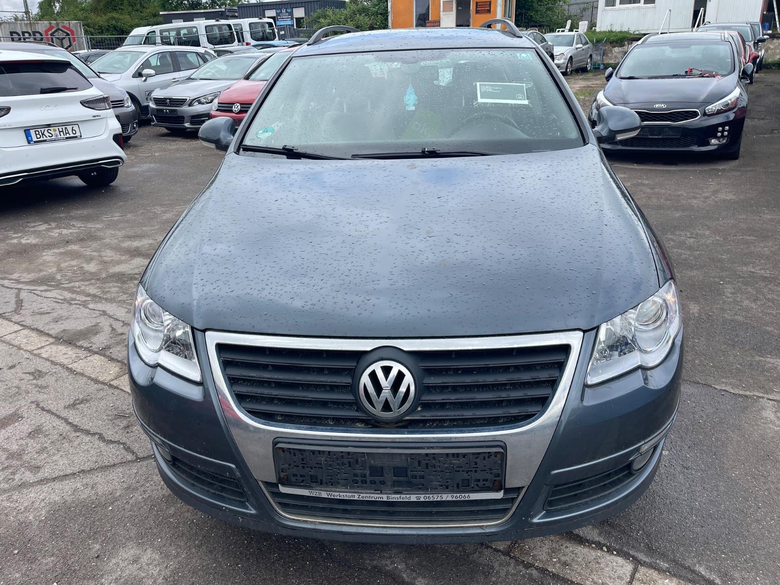 Volkswagen Passat 2010 — вигляд ззаду