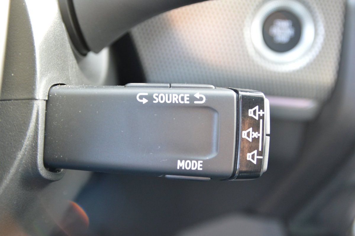 Fahrzeugabbildung Renault Arkana   Techno LED SHZ Navi Kamera