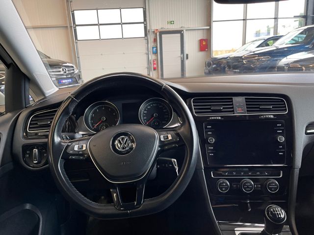 Volkswagen Golf VII Lim. Highline 1.5 TSI *1.HAND*LED*AHK*