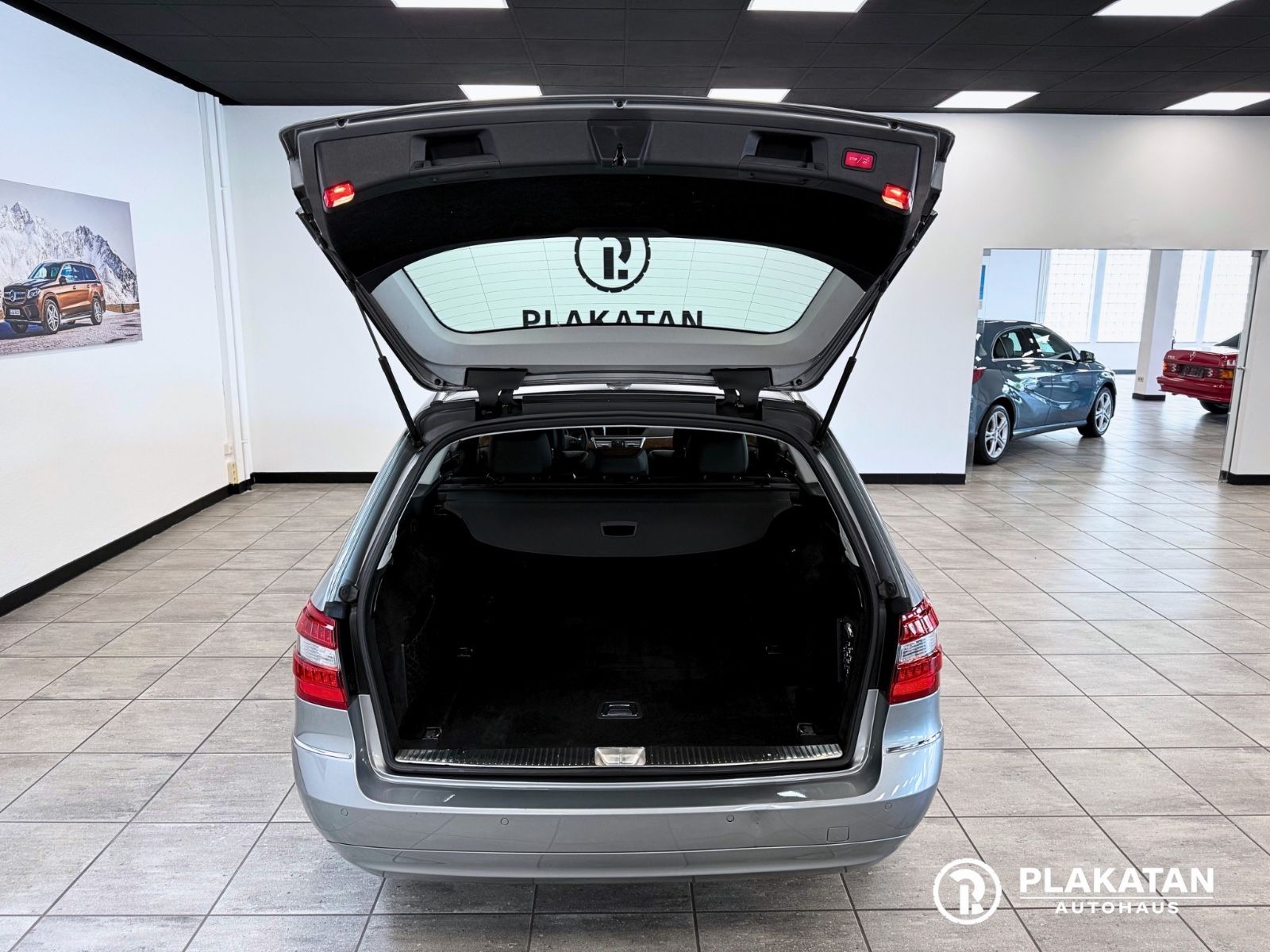 Fahrzeugabbildung Mercedes-Benz E 250 CDI T-Modell Leder AHK MB-Service