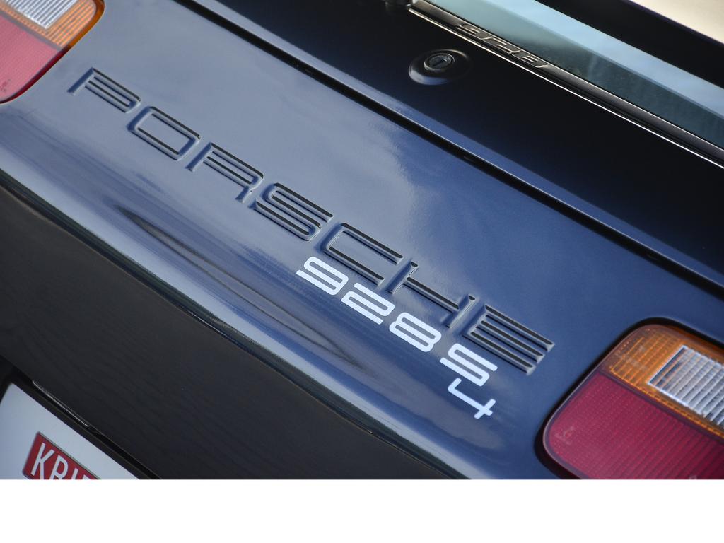 Porsche 928