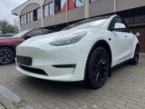 Tesla Model Y Long Range Dual  AWD - Tesla Model Y Gebrauchtwagen in Berlin