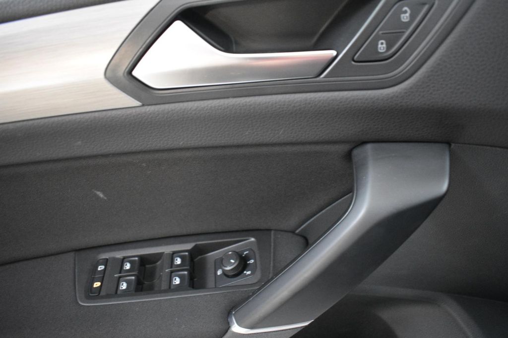 Volkswagen Touran 1.4 TSI Comfort 7SI+NAVI+LED+SHZ+ACC+AHK+