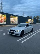 BMW e90 318i 3er VFL Navi, SHZ, EFH, Klima... - BMW aus 2007: 3er