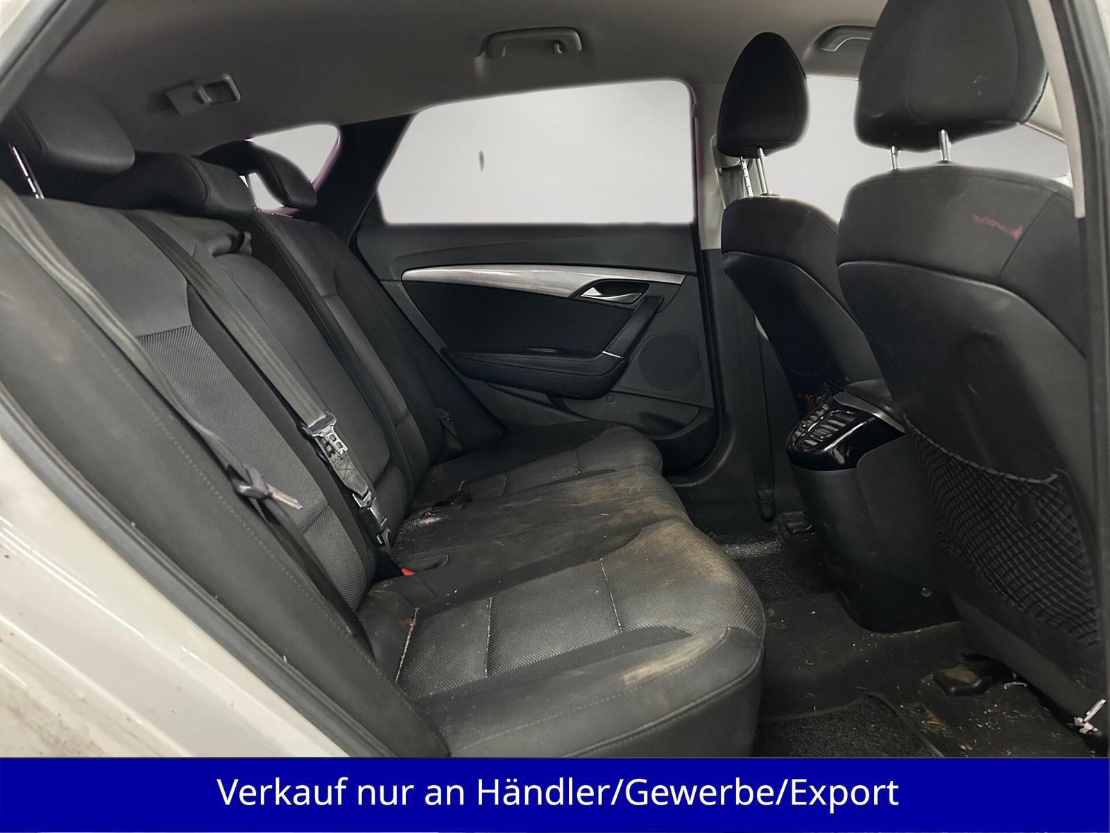 Hyundai i40 2013 — photo 12
