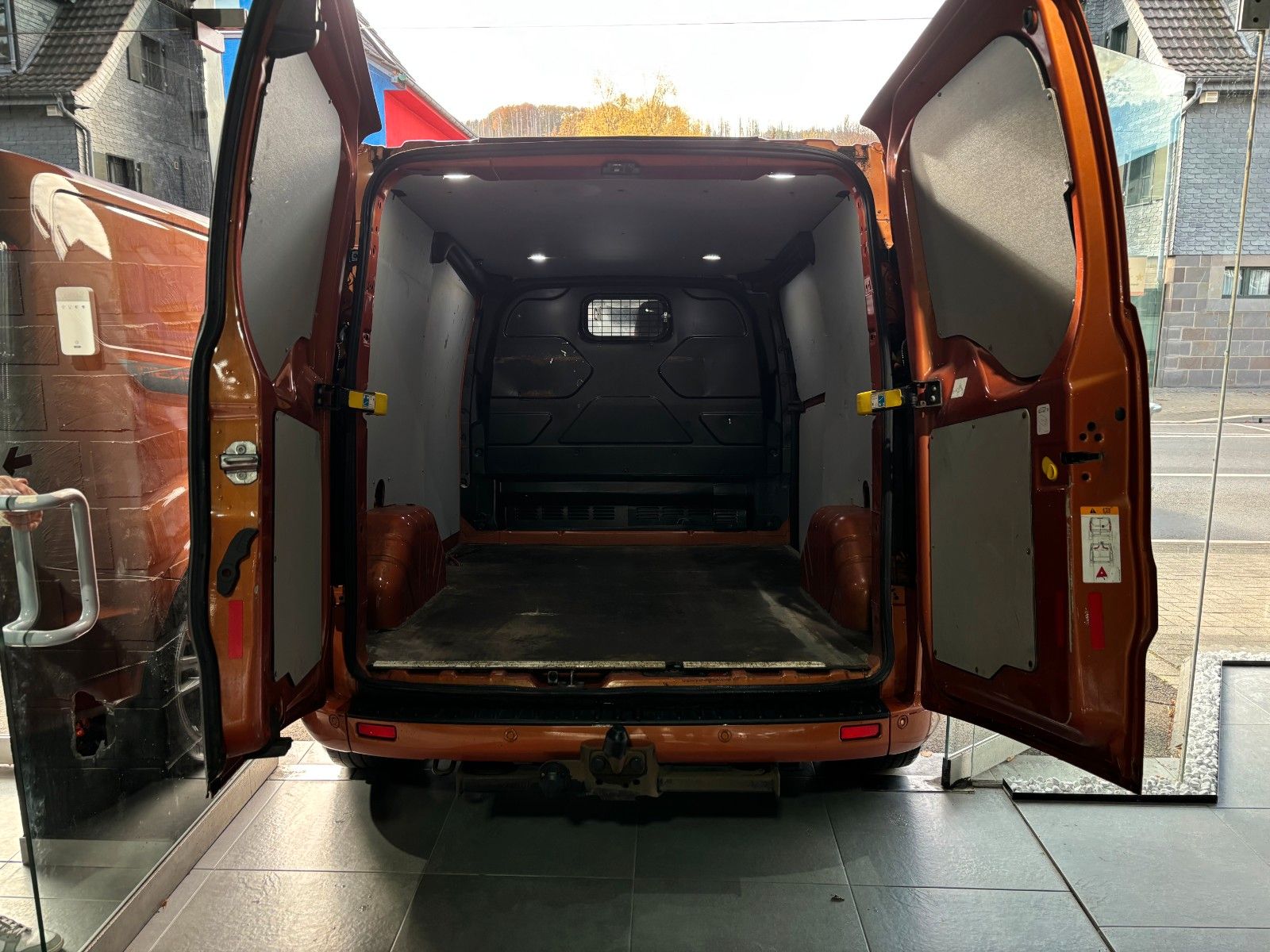 Fahrzeugabbildung Ford Transit Custom Kasten 290 L1 Sport*LED*Standheiz