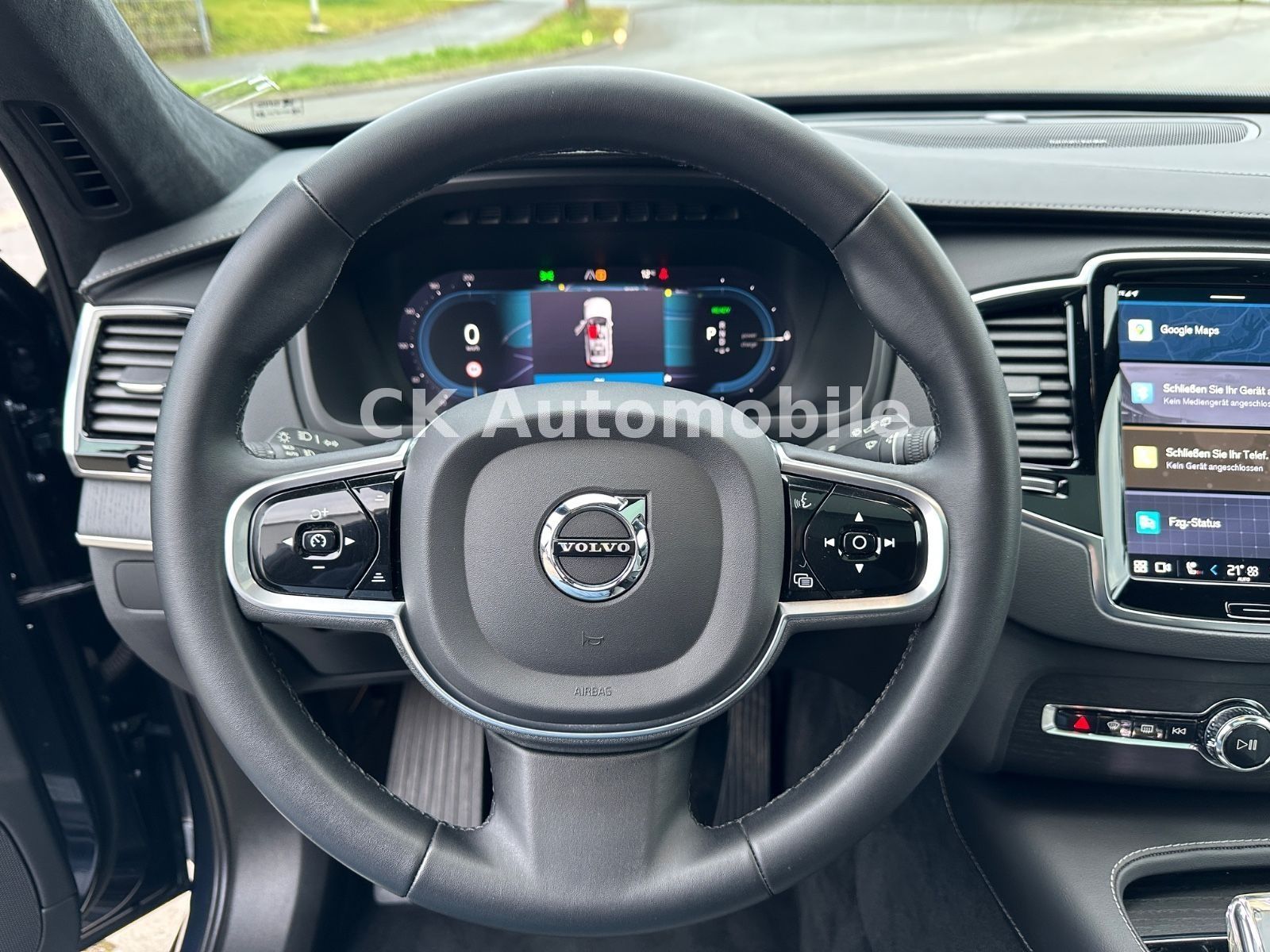 Fahrzeugabbildung Volvo XC90 T8 Ultimate Dark AWD/7 Sitze/Head-Up/LED