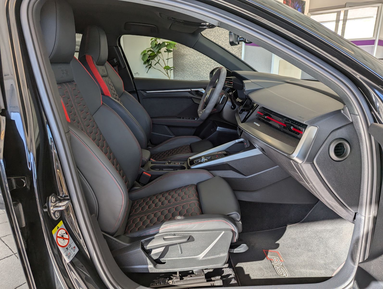 AUDI RS 3 2.5 TFSI quatt Matrix HUD Nappa Cam B&O 19" - Image 15