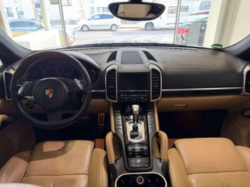 Porsche Cayenne - 11