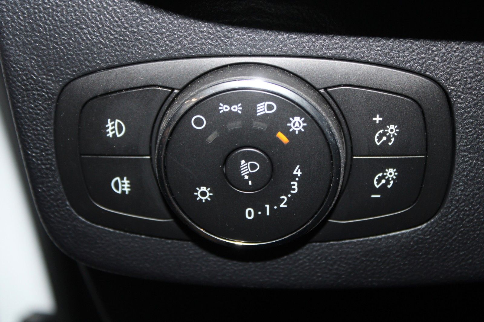 Fahrzeugabbildung Ford Puma MHEV Titanium LED NAVI WinterPaket CAM