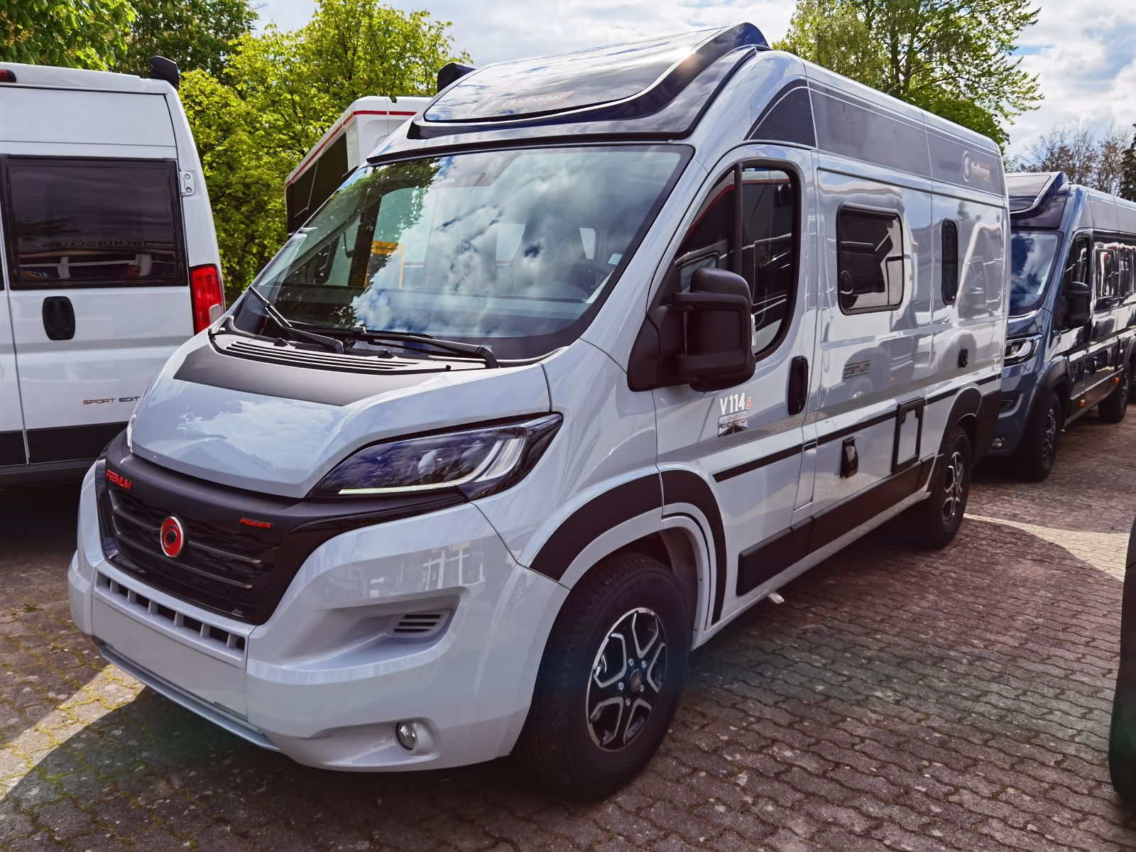 Fahrzeugabbildung Challenger V114S Road Edition Premium