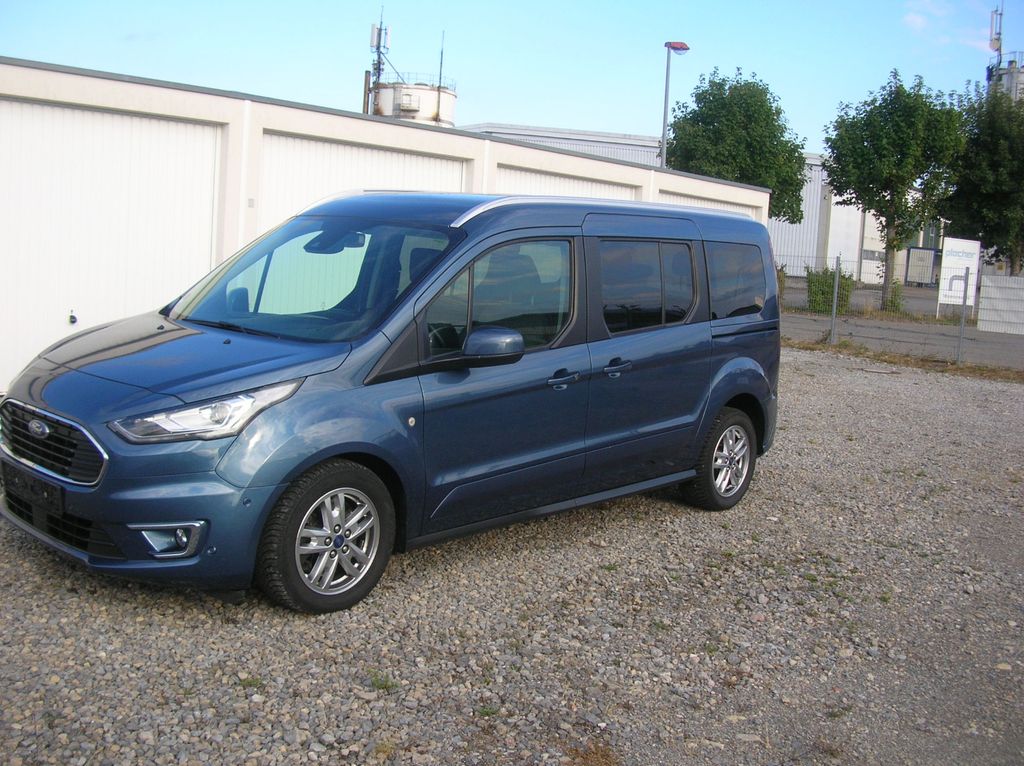 Image of Ford Grand Tourneo