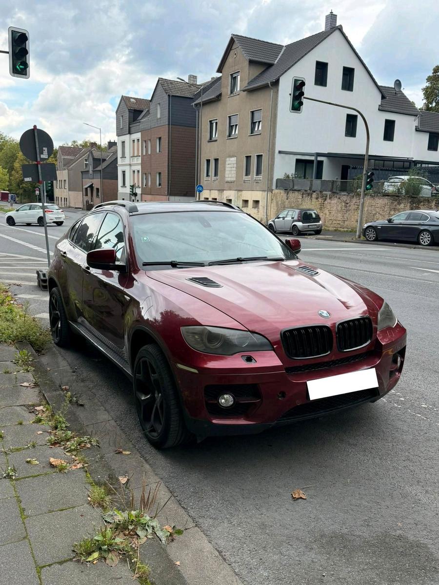 BMW X6 2008 — interior