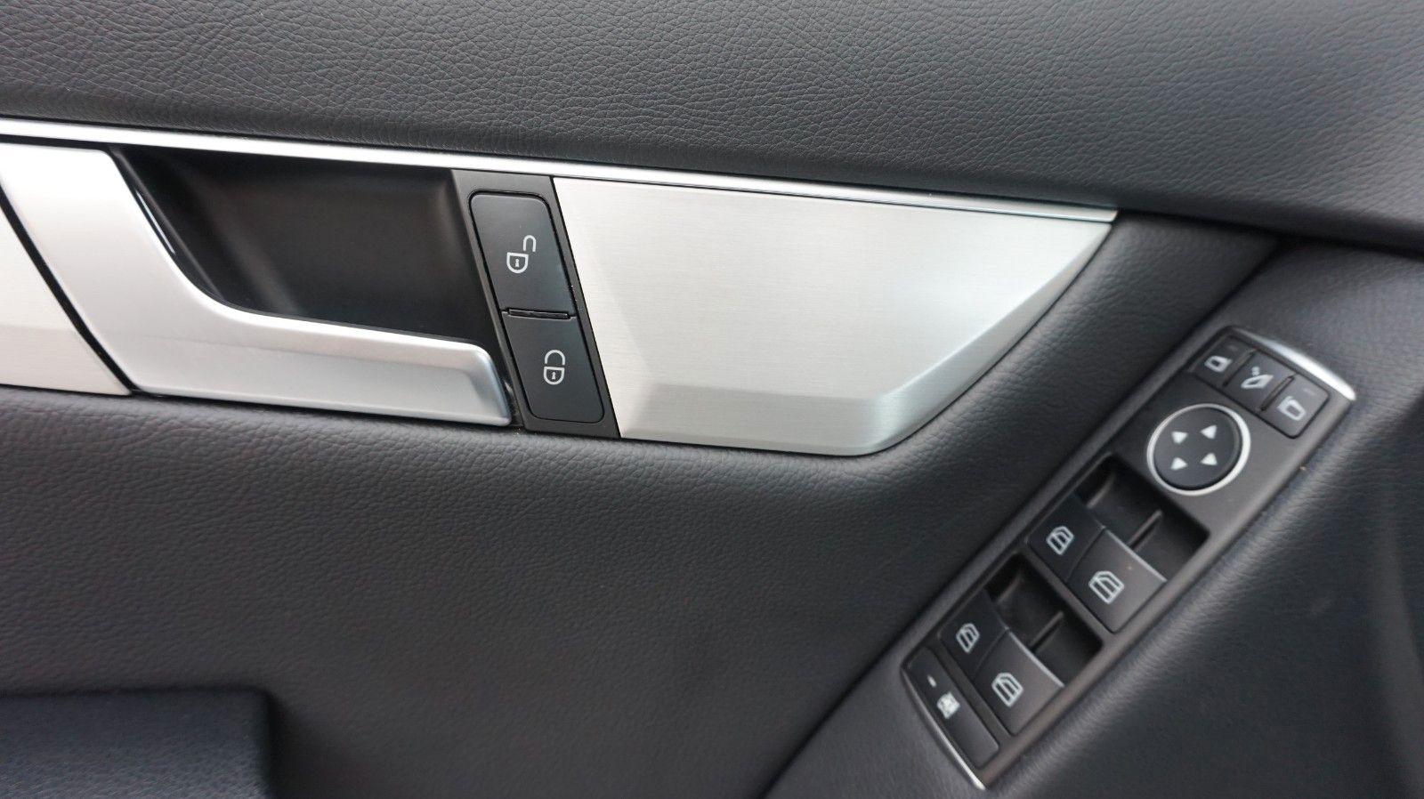 Fahrzeugabbildung Mercedes-Benz C 250 T Scheckheft Avantgarde