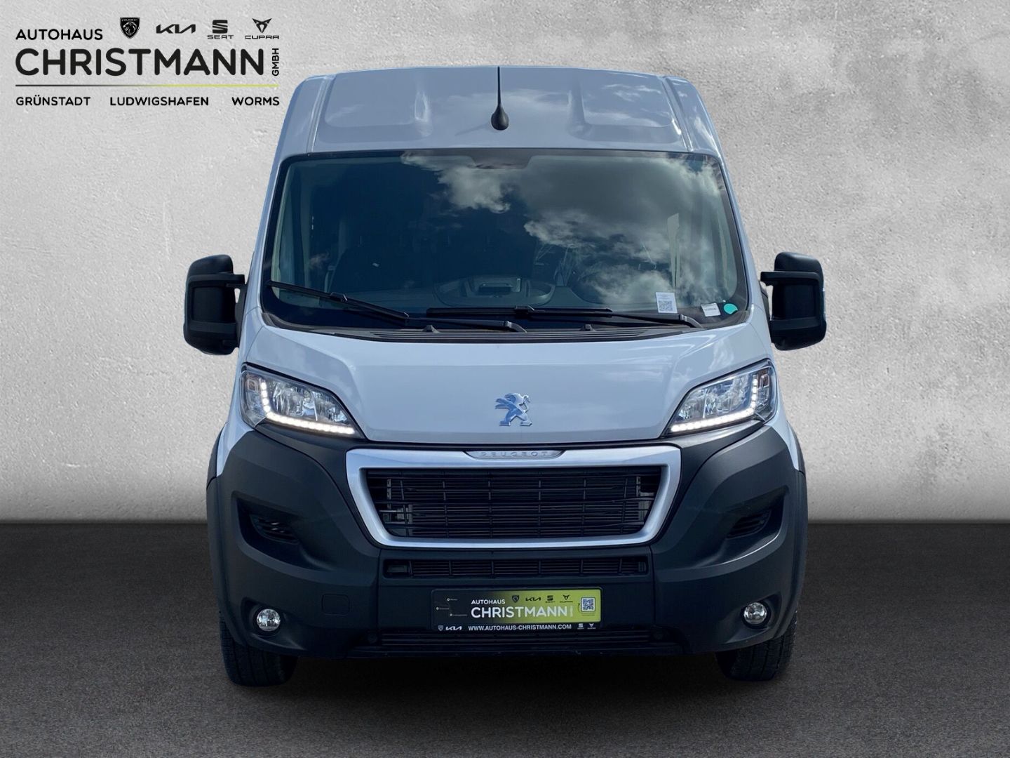 Fahrzeugabbildung Peugeot Boxer Kasten Hochraum 435 L4H2TwinCab BlueHDi 16