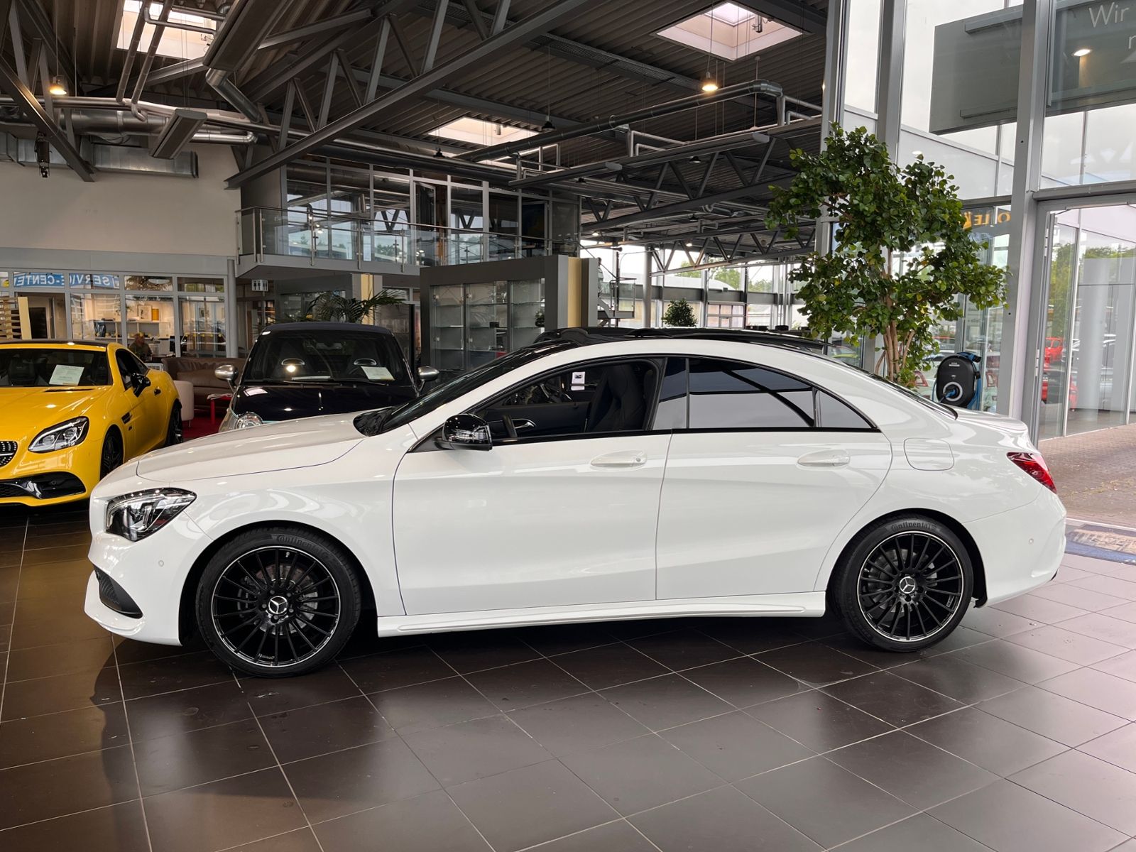 Fahrzeugabbildung Mercedes-Benz CLA 200 AMG Night PANO H/K LED