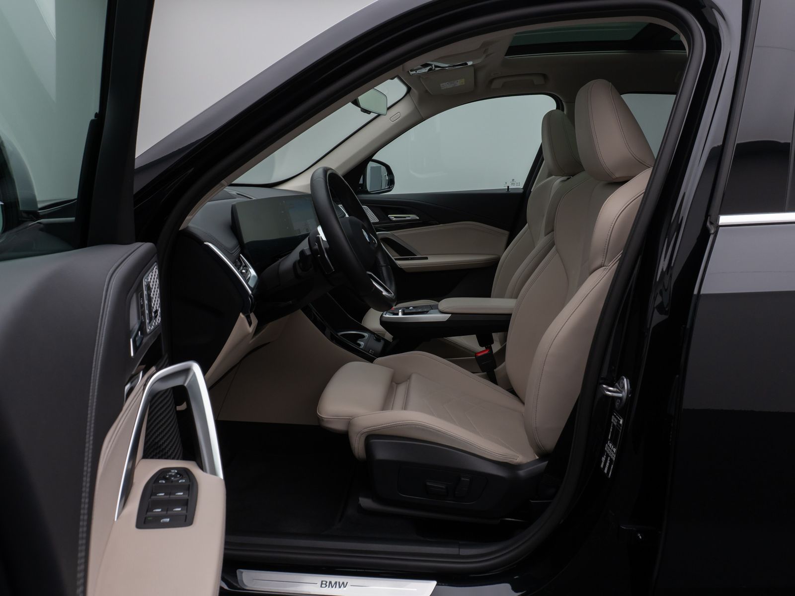 Fahrzeugabbildung BMW X1 sD18i xLine Panorama 360°HUD DAB H/K Sport