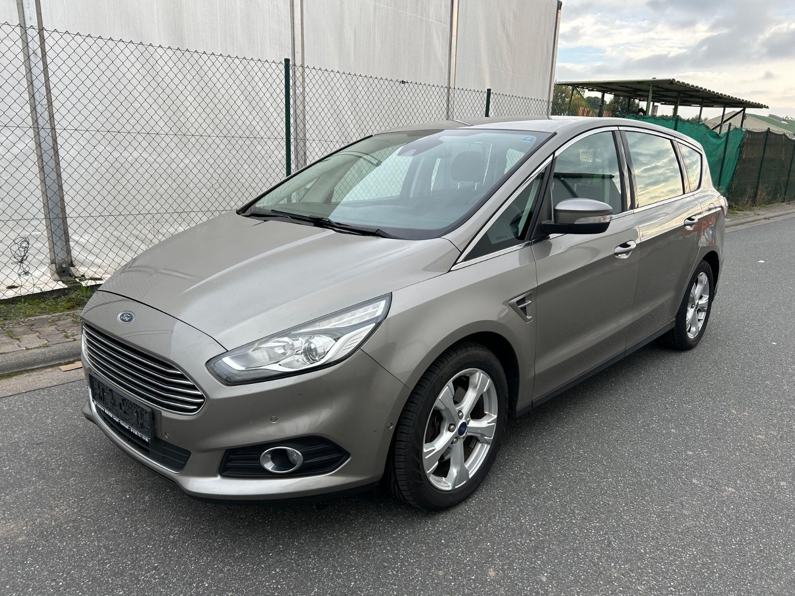 Ford S-Max Titanium