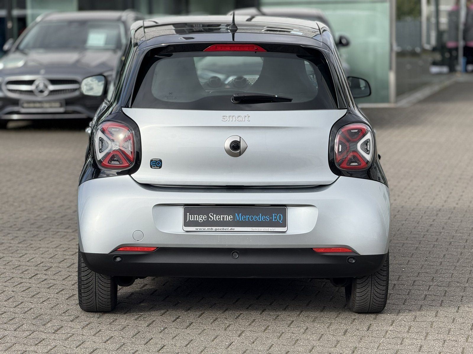 Fahrzeugabbildung Smart EQ passion PANO*AMBIENTE*LED*KAMERA*22kWLader*