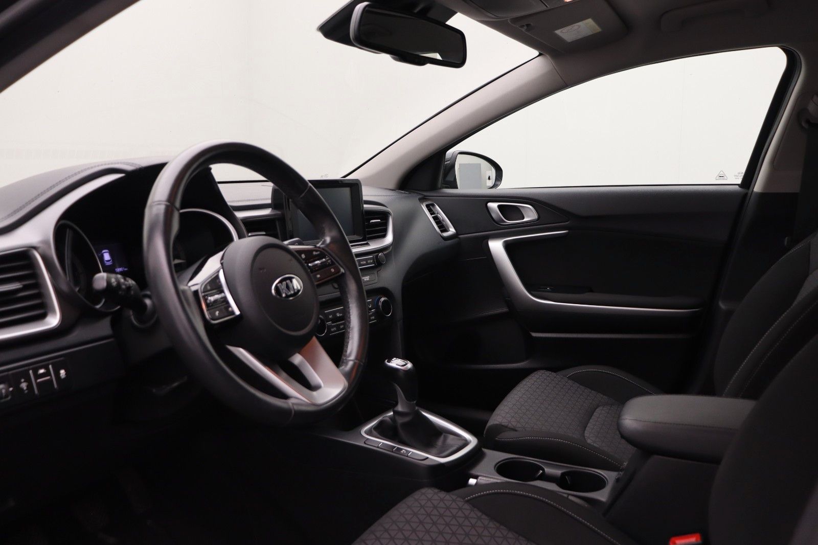 Fahrzeugabbildung Kia Ceed 1.4 TEMPO SHZ LDA