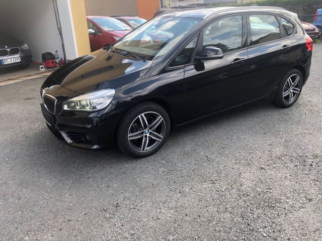 BMW Active Tourer 220 d xDrive*SPORT*PANO*LED*HARMAN