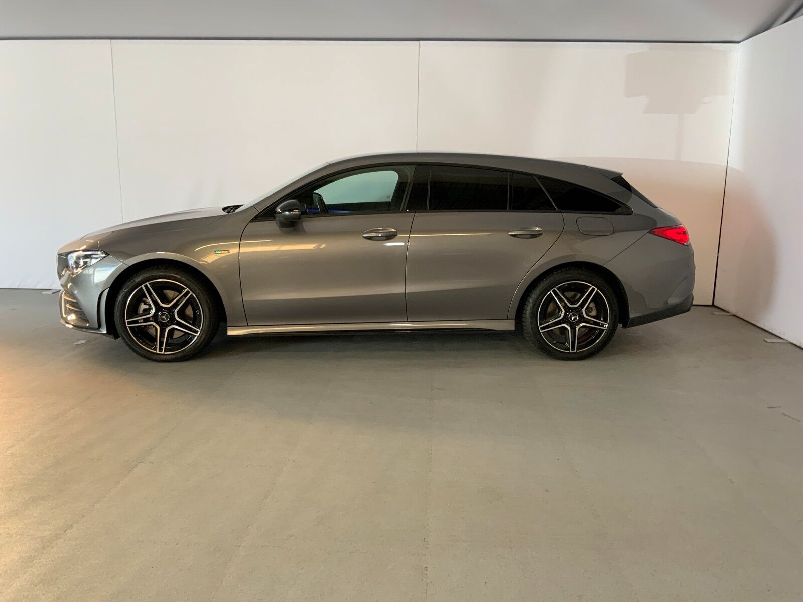 Mercedes-Benz CLA 250 e SB AMG Night 360°Kam LED Apple CarPlay imagem 3