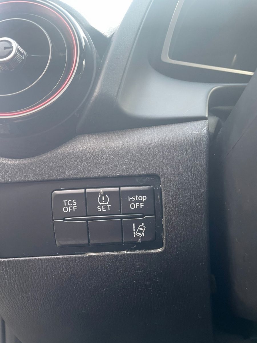 Fahrzeugabbildung Mazda CX-3 Exclusive-Line