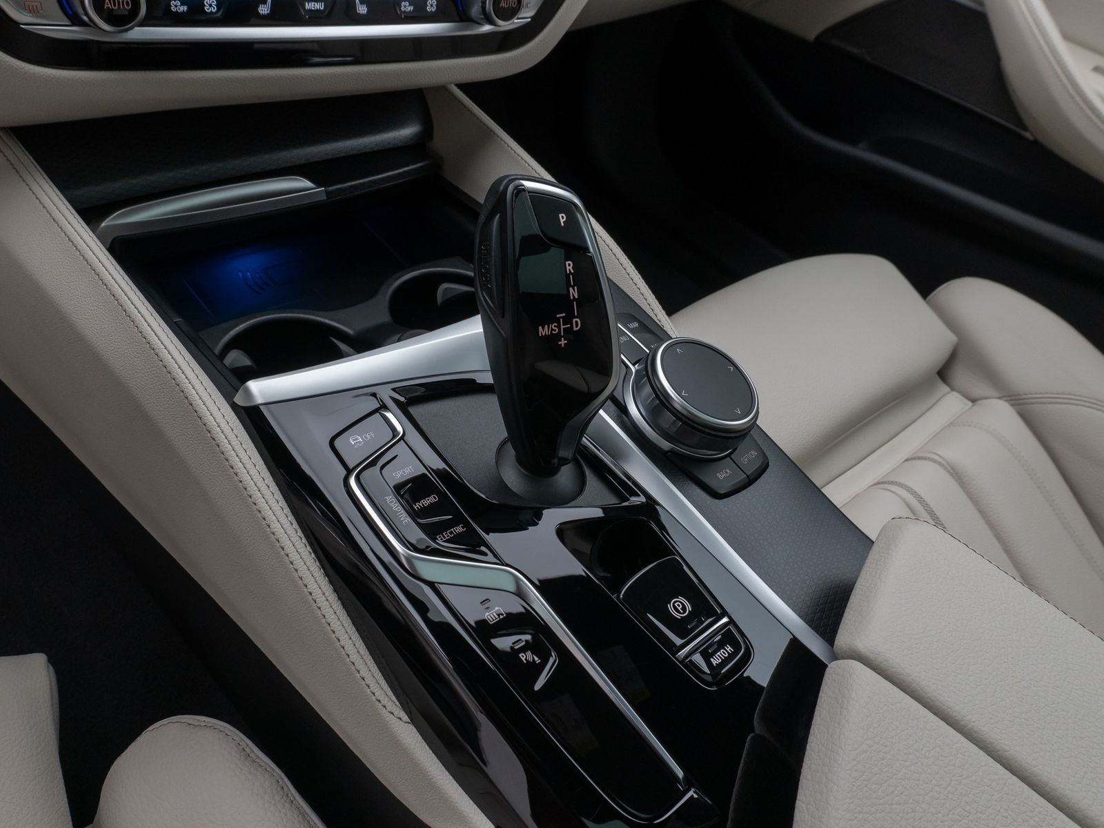 Fahrzeugabbildung BMW 530e xD M Sport Pro Panoram Kamera Laser HUD H/K