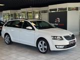 Skoda Octavia 2.0 TDI Aut. Elegance ·AHK· Navi ·Xenon - Skoda aus 2013
