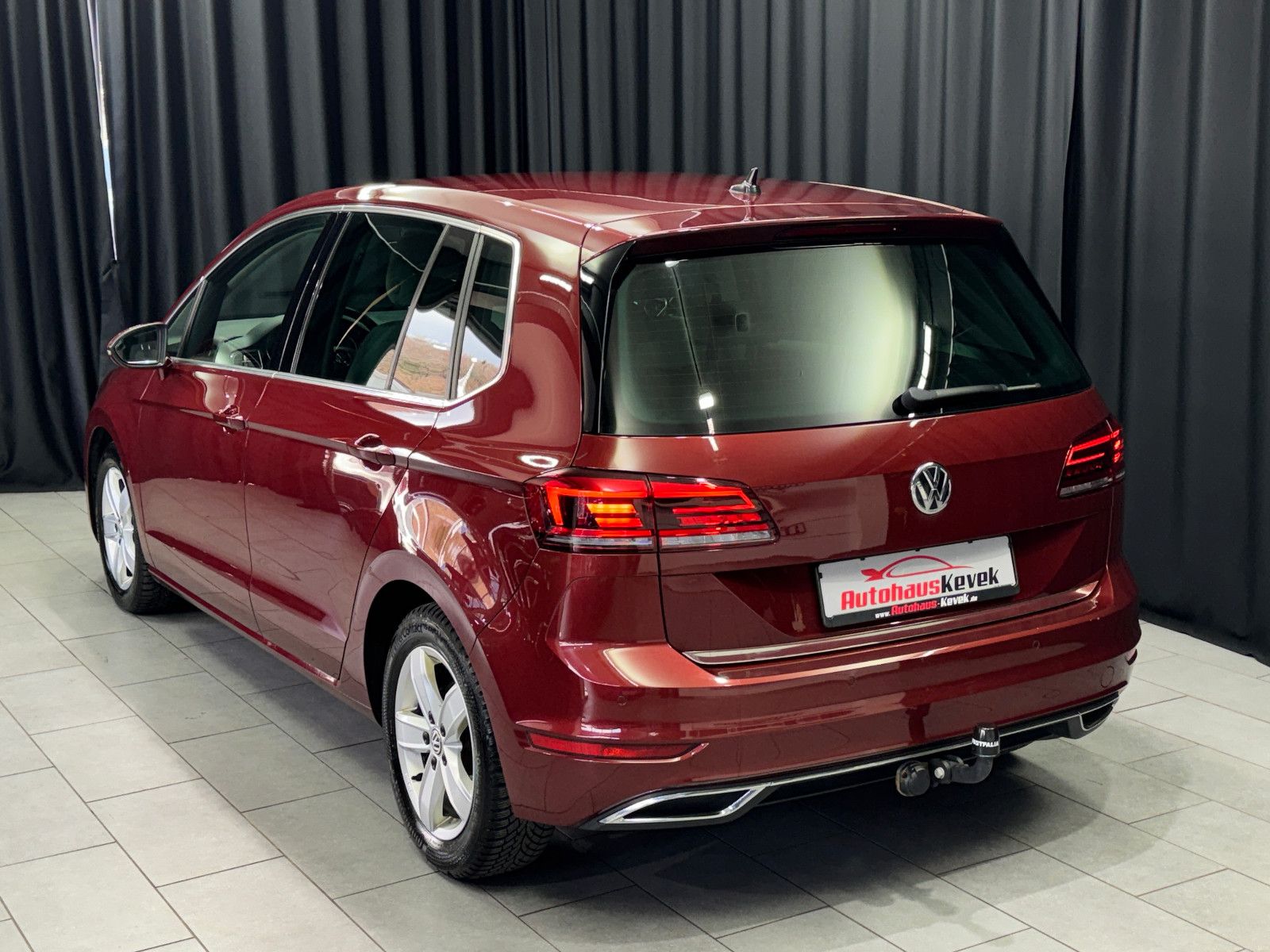 Fahrzeugabbildung Volkswagen Golf Sportsvan VII 1.5TSI  Highline|NAVI|KAMERA