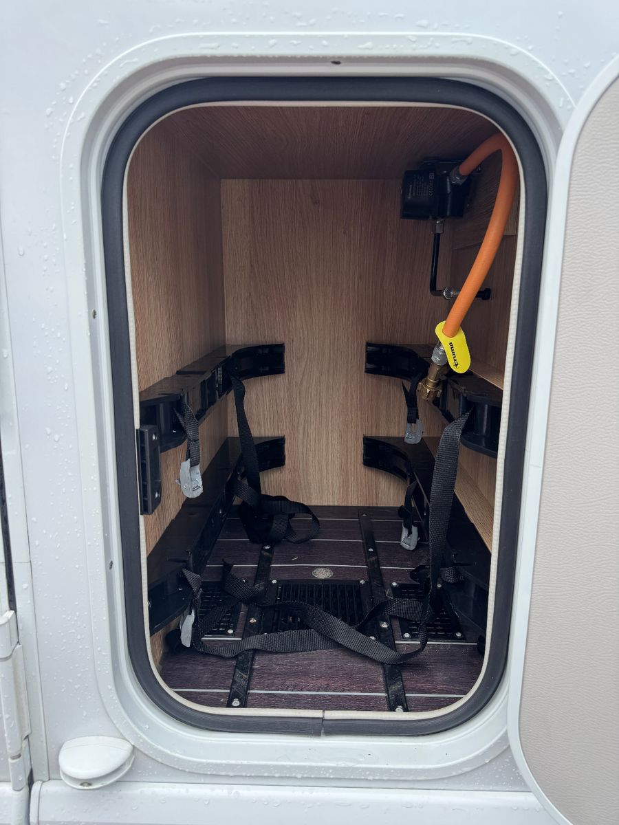 Vehicle map Knaus SKI TI 650 MF PLATINUM SELECTION LITHIUM 1st Hand