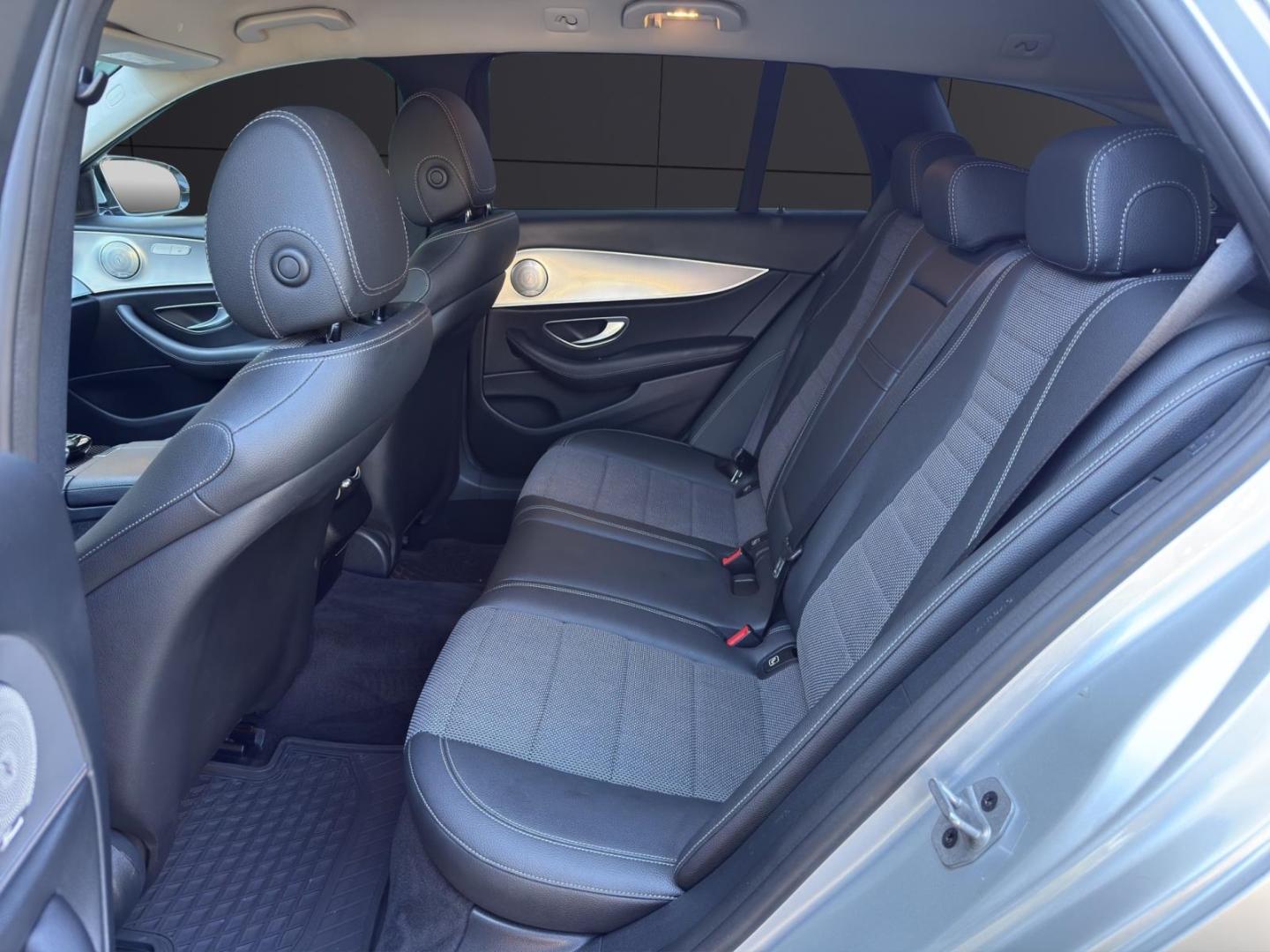 Mercedes-Benz E 220 d T Avantgarde MBUX COMAND Kamera LED Appl