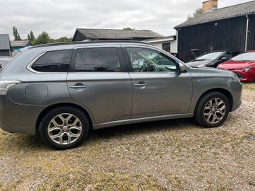 Mitsubishi Outlander - 11