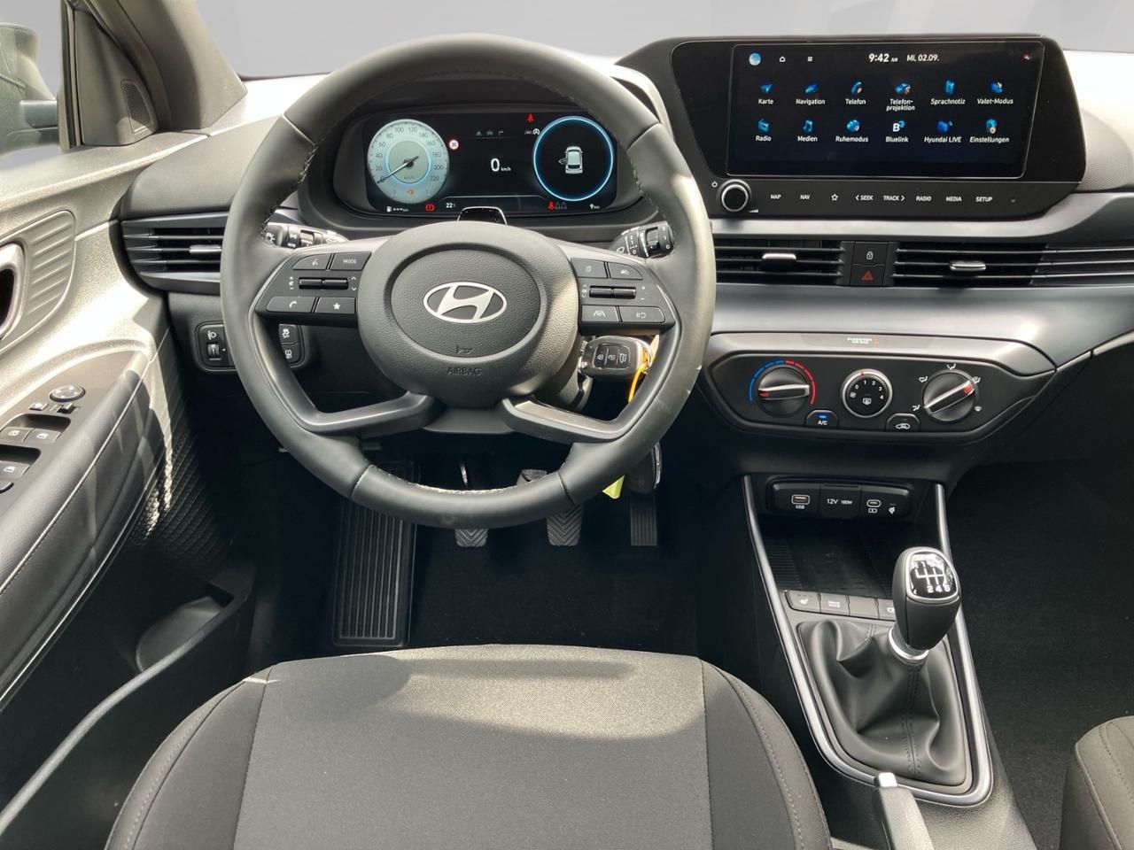 Fahrzeugabbildung Hyundai i20 BLACKLINE SHZ*LHZ*NAVI*CARPLAY