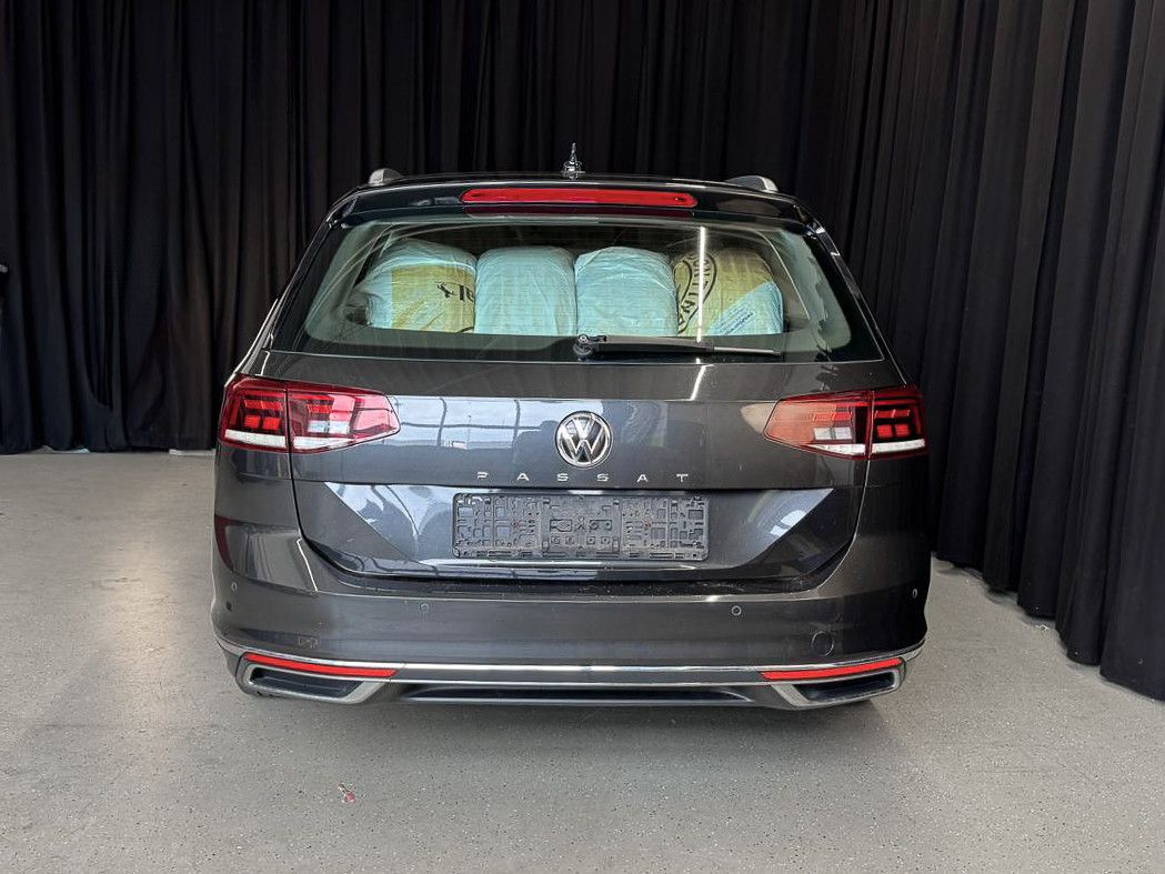 Volkswagen Passat Elegance AHK / Alcantara / Kam. uvm. imagem 3