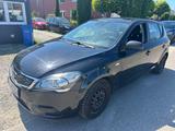 Kia cee'd / Ceed 1.4 CVVT Attract - Kia aus 2011: Cee D