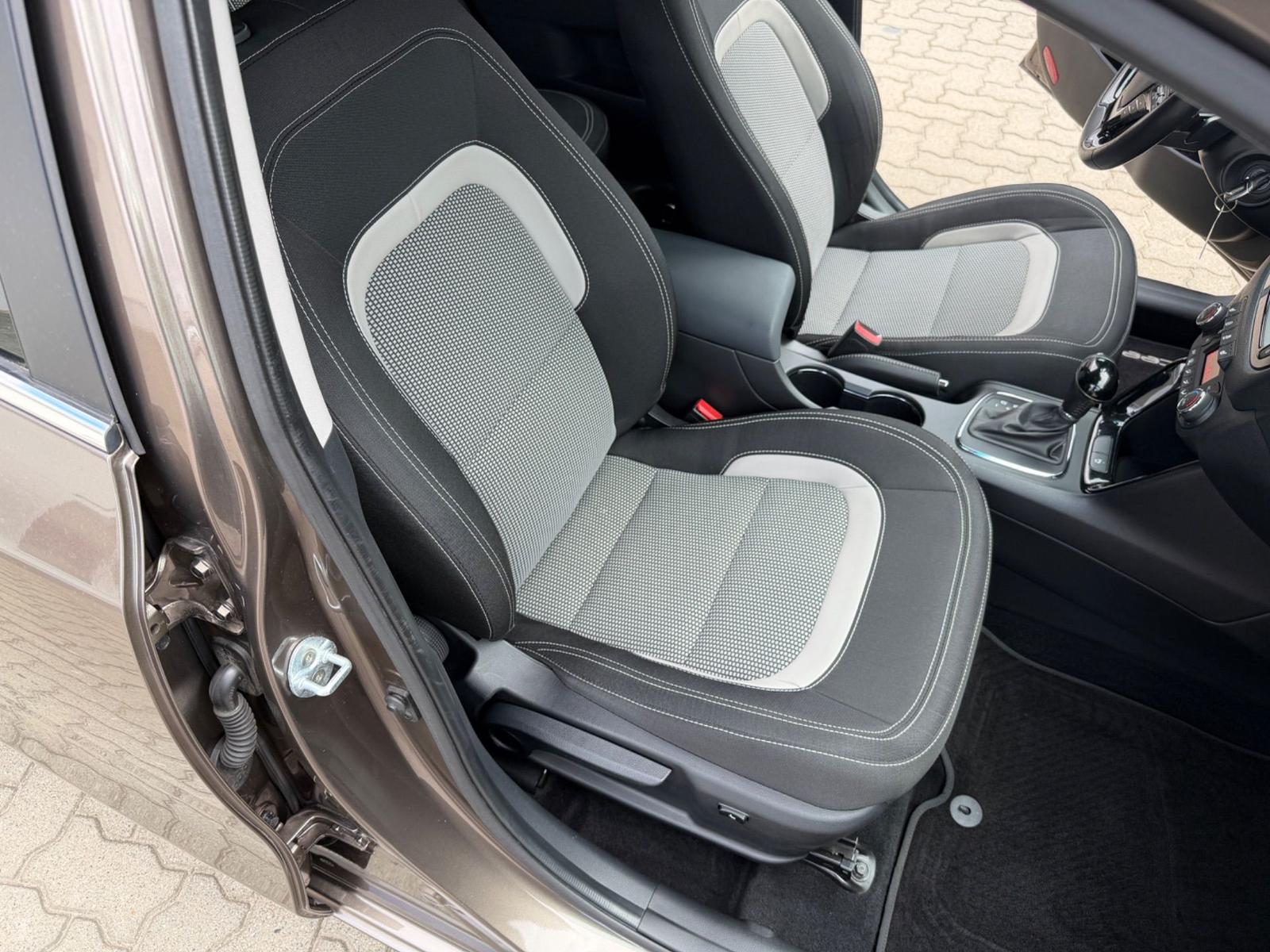Kia cee'd Sportswagon Cee'd 1.6 Automatik AHK Kamera