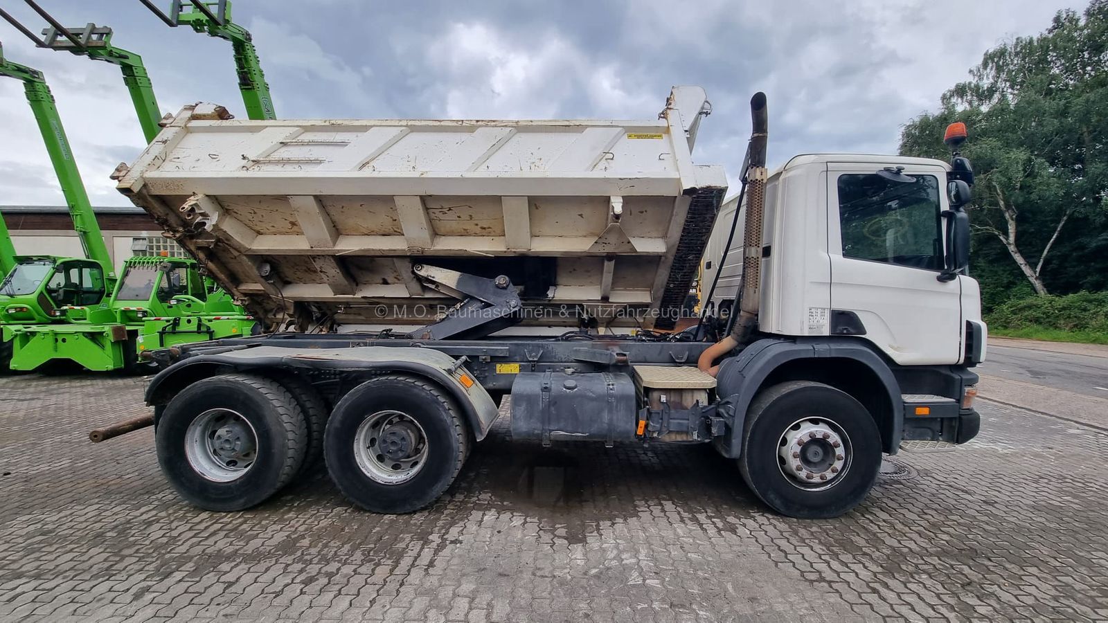 Fahrzeugabbildung Scania 114c 340 / AC / 6x4 / Bordmatik /