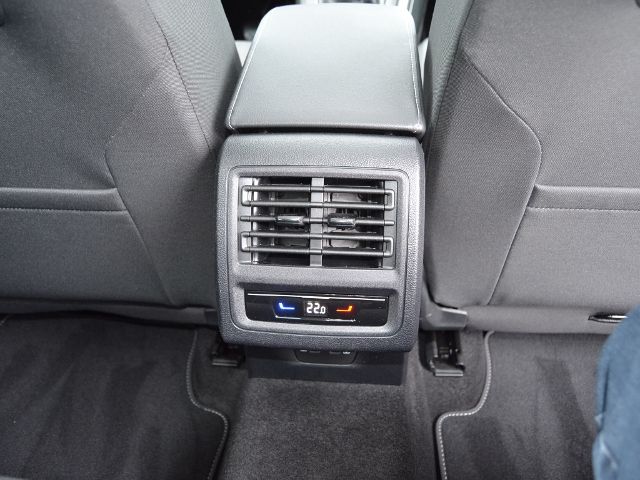 Golf VIII 1.5 TSI Life AHK/PANORAMA/17-ZOLL/ASSI