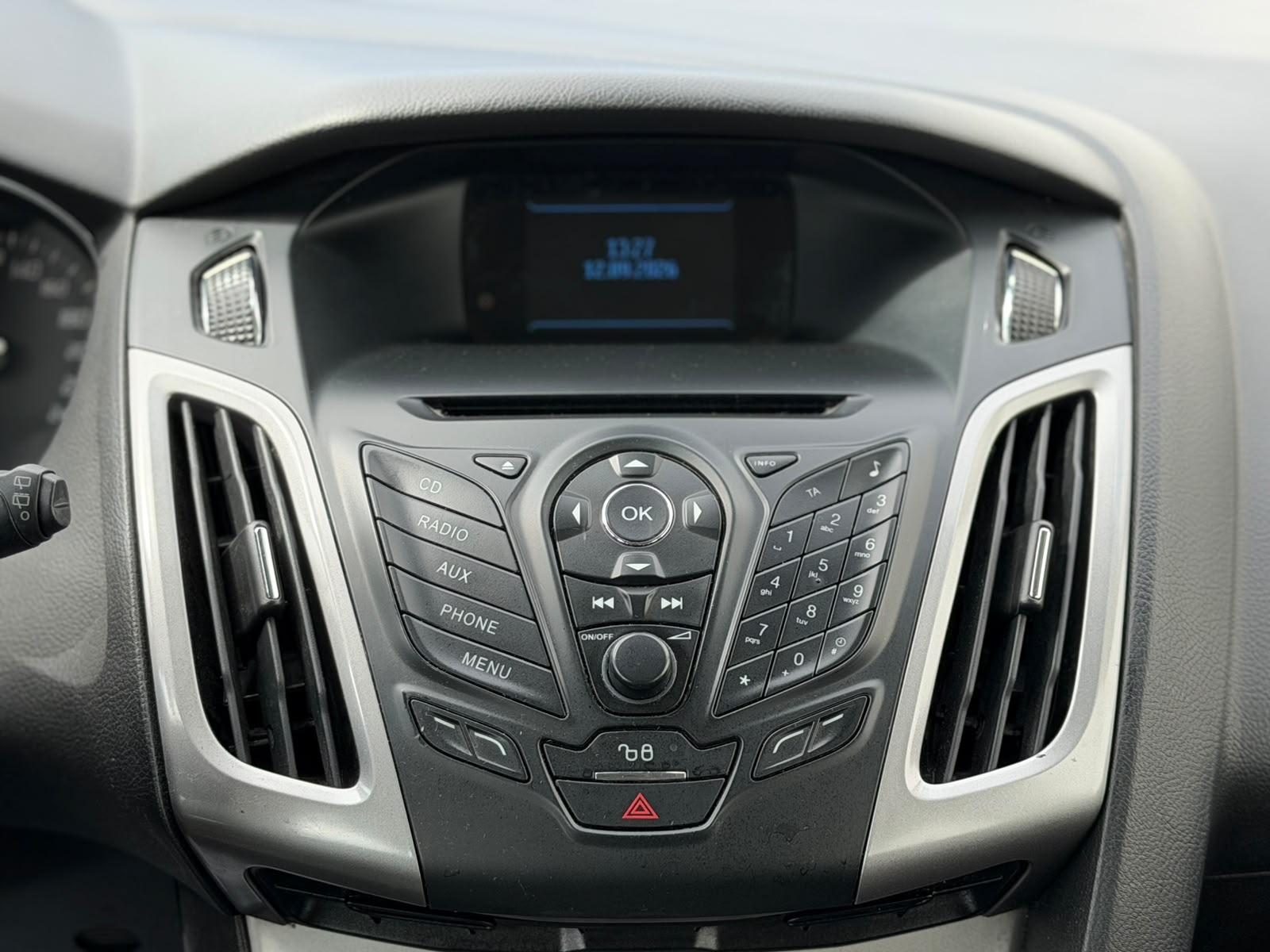 Ford Focus 2013 — photo 12