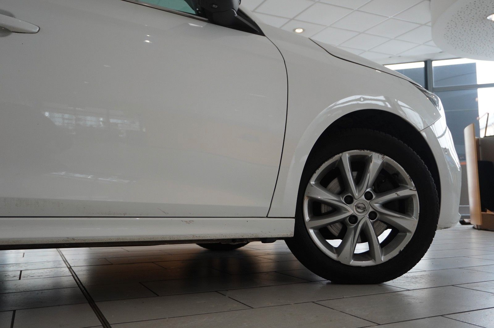 Fahrzeugabbildung Opel Corsa F 1.2T ELEGANCE NAVI/LED/KAMERA/SPORT/DAB+